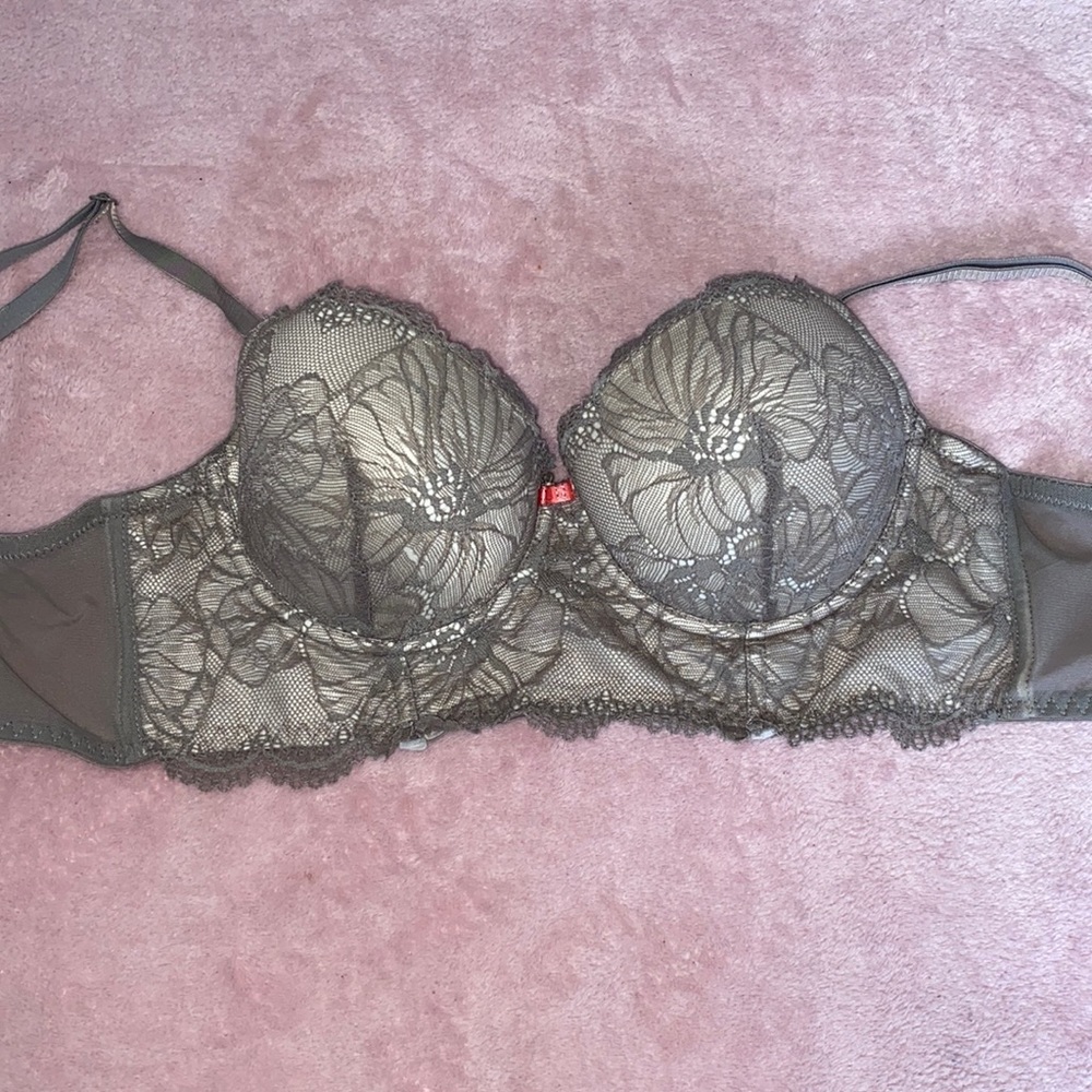 Sophie B lace 34C beige bra